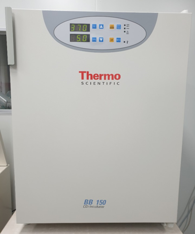 CO2 incubator for cell culture