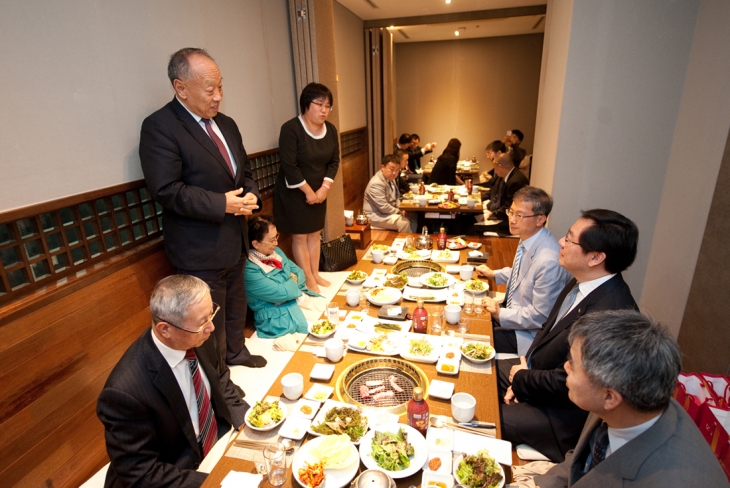 李肇星前中国外交部长一行共进晚餐