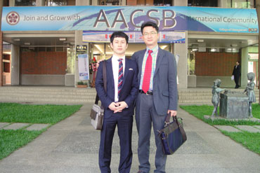대만에서 개최된 아시아해운물류학회에서 한철환 지도교수와 함께